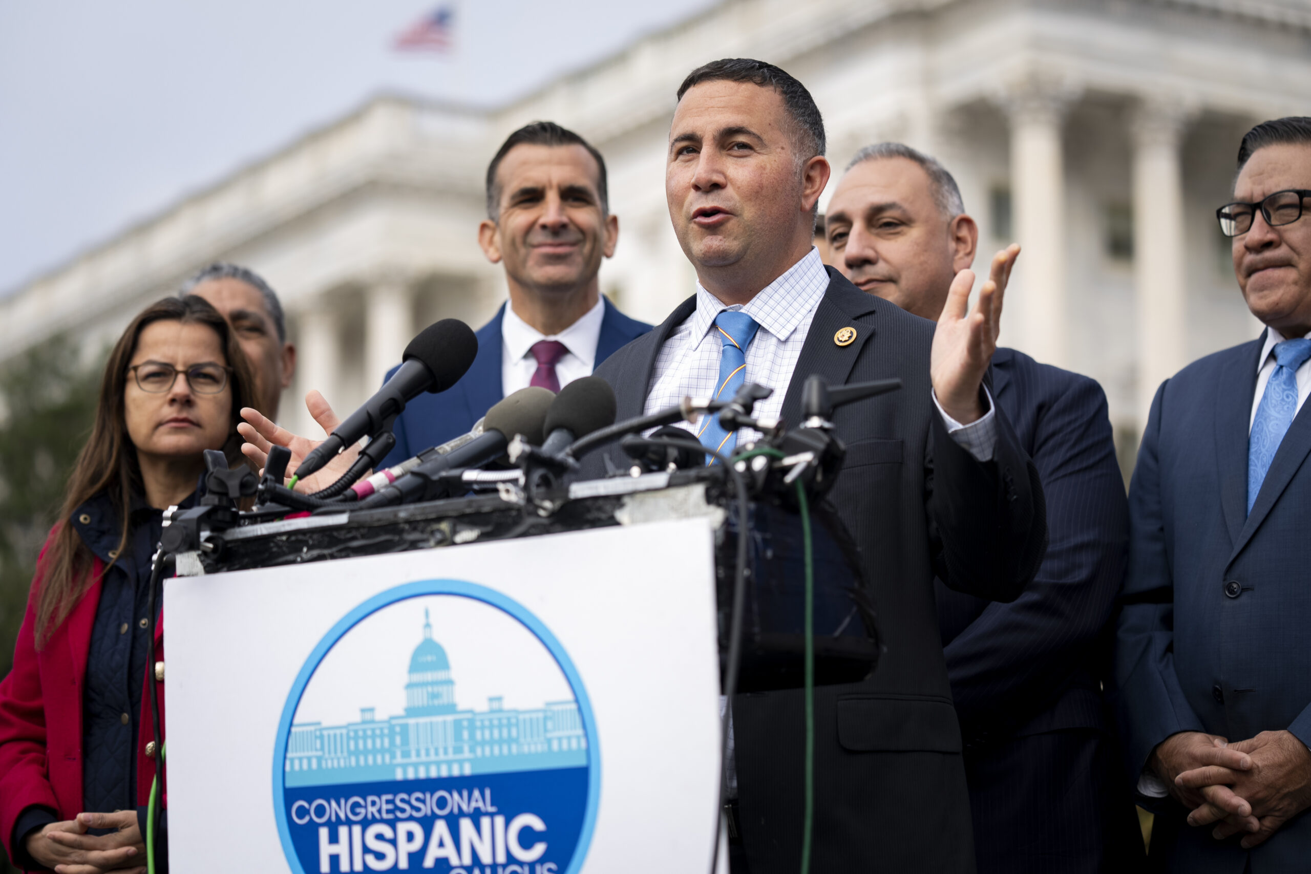 Blagojevich Calls Sanctuary Cities ‘Invitation Cities’ in Critique of Democrats