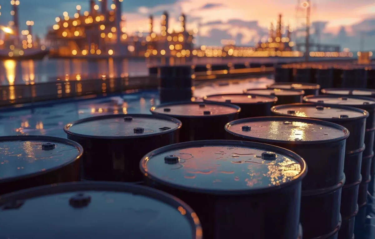 WHITE HOUSE IN ‘ALL HANDS ON DECK’ MODE AS OIL PRICES THREATEN TO SURGE