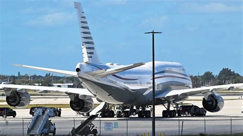 White House Honors Last Flight of Air Force One Before Qatari Boeing Takes Over