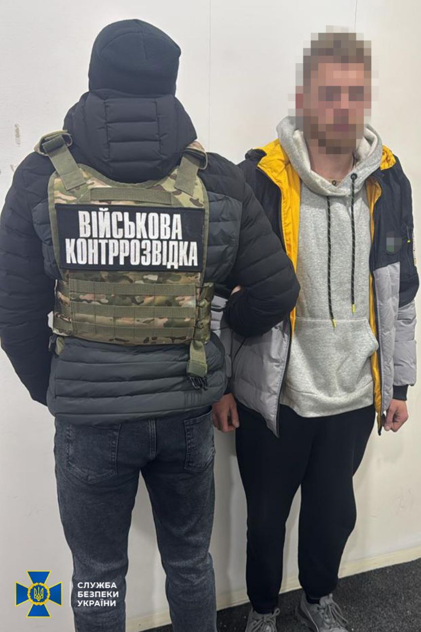 Russian FSB Detains Two Suspected Ukrainian Spies in High-Treason Cases